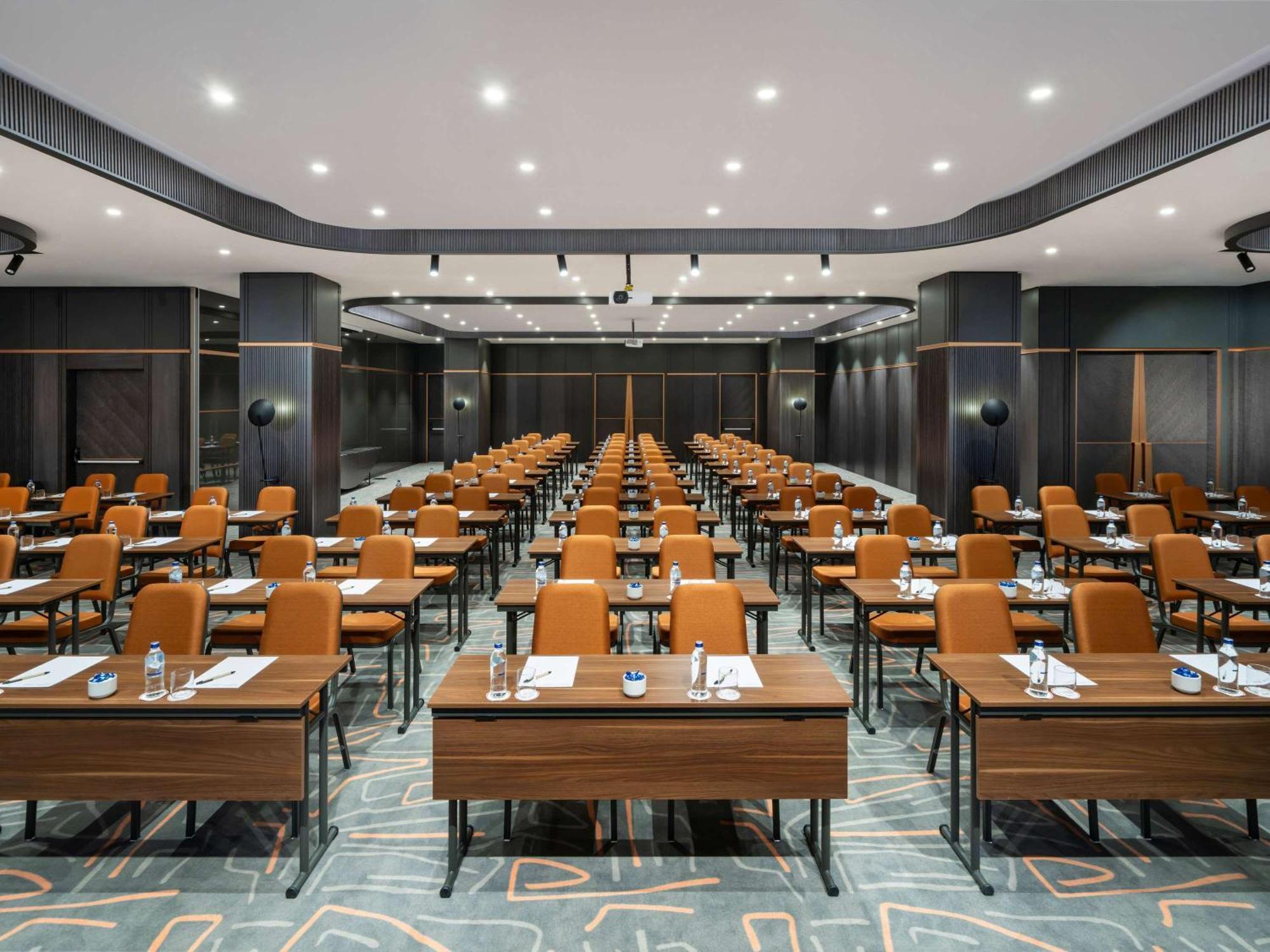 Moevenpick Hotel Istanbul Marmara Sea Exterior photo