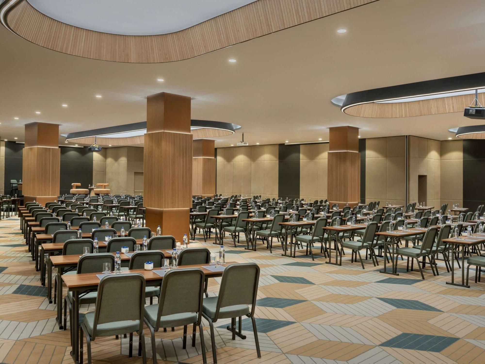 Moevenpick Hotel Istanbul Marmara Sea Exterior photo