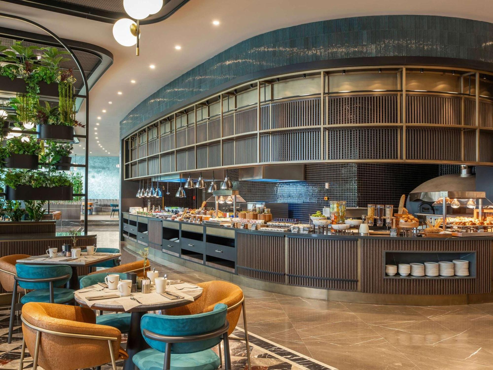 Moevenpick Hotel Istanbul Marmara Sea Exterior photo